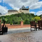 Hotel & 4*