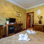 & Отель 4*
