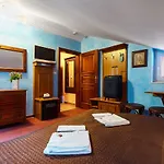 Hotel &