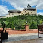 & Карлштейн