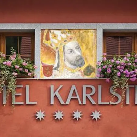 & 4* Карлштейн