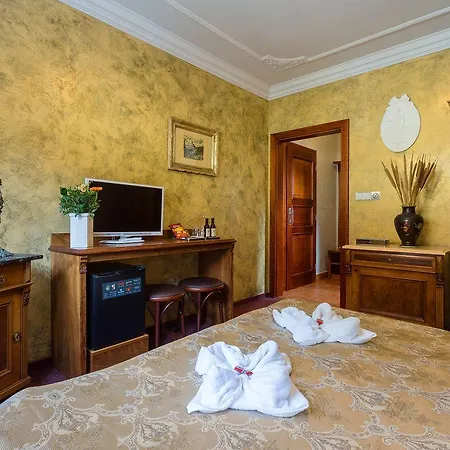& Отель 4*