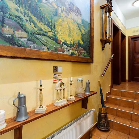 & 4* Karlštejn