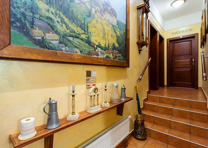 & 4* Karlštejn