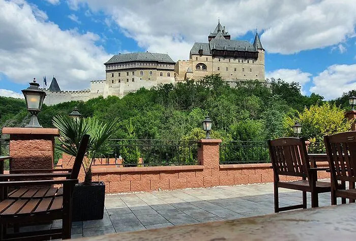 & Karlštejn